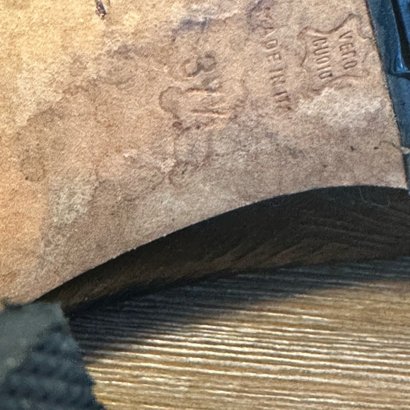 Brian Atwood crinkled pattern leather boots - Picture 10 of 10